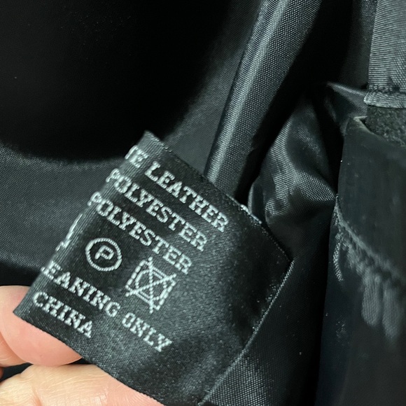 Men's Classic Black Vest - Picture 4 of 10